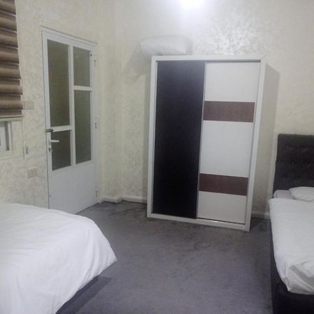 Jarajreh Apartments/ Hotel Κεράκ Δωμάτιο φωτογραφία